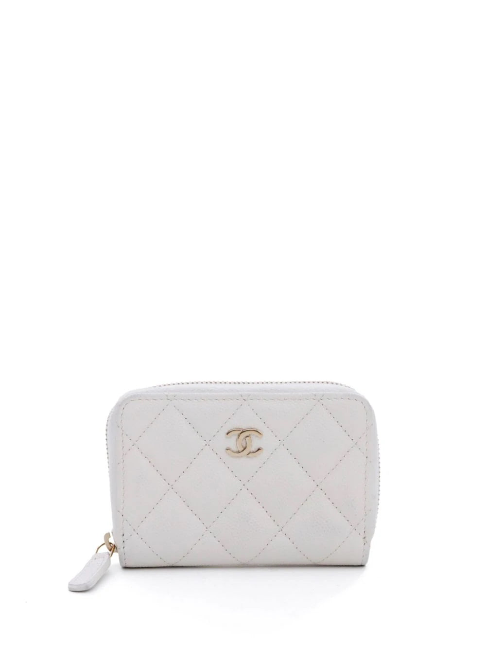 white
caviar leather
matelassé effect
signature interlocking CC logo
partitioned compartment
internal logo tag
gold-tone hardware
all-around zip fastening