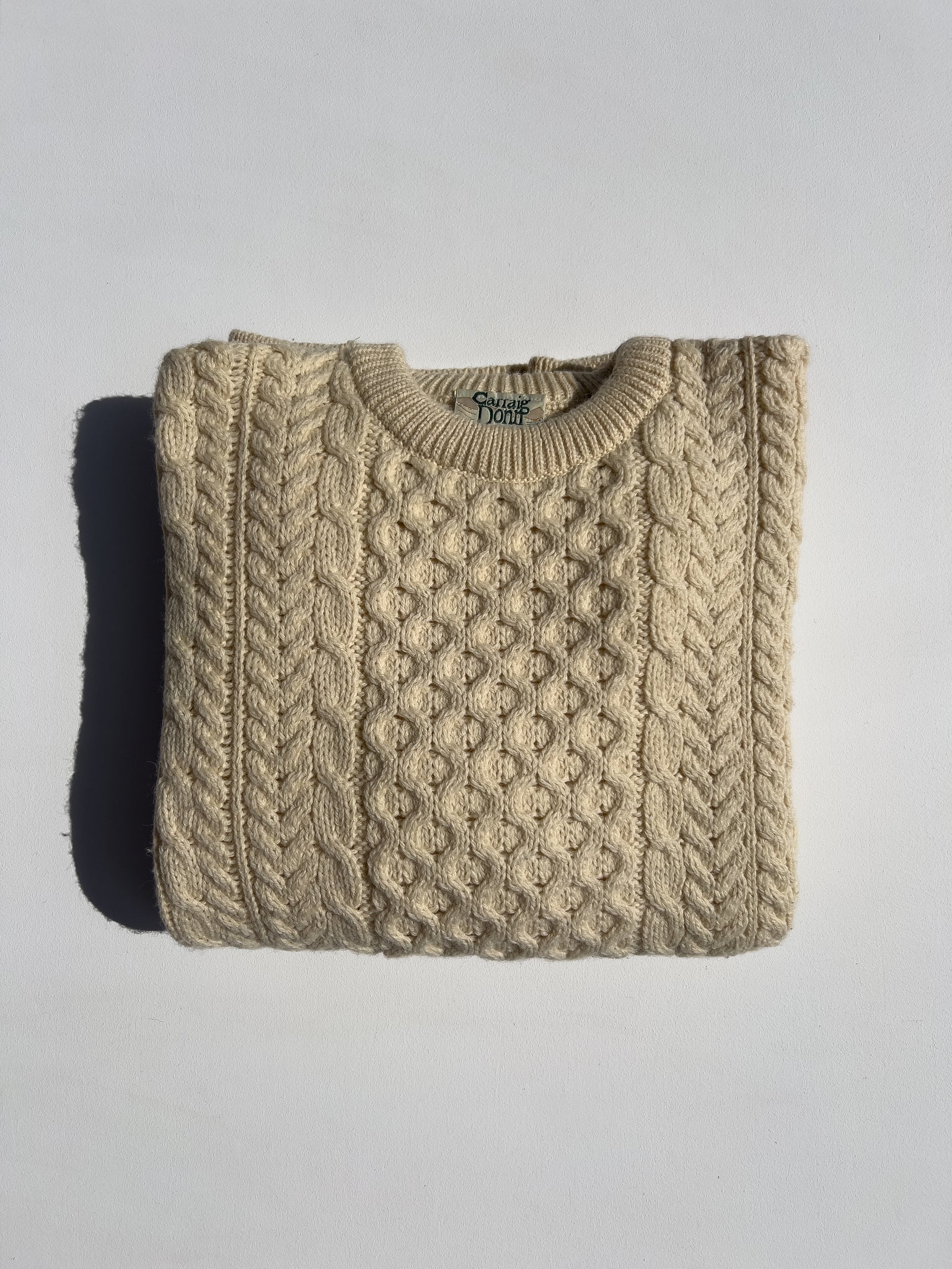 VINTAGE CARRAIG DON ARAN / FISHERMAN SWEATER