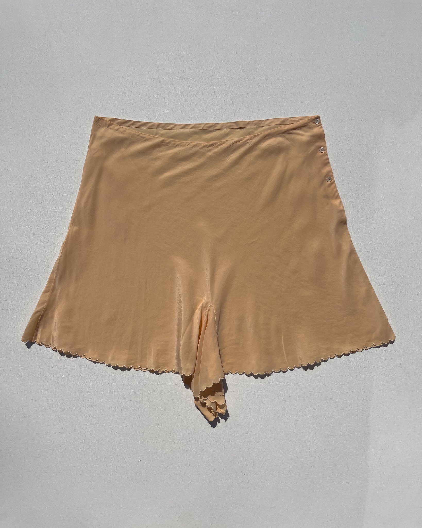 1930s SCALLOPED EDGE SILK TAP SHORTS