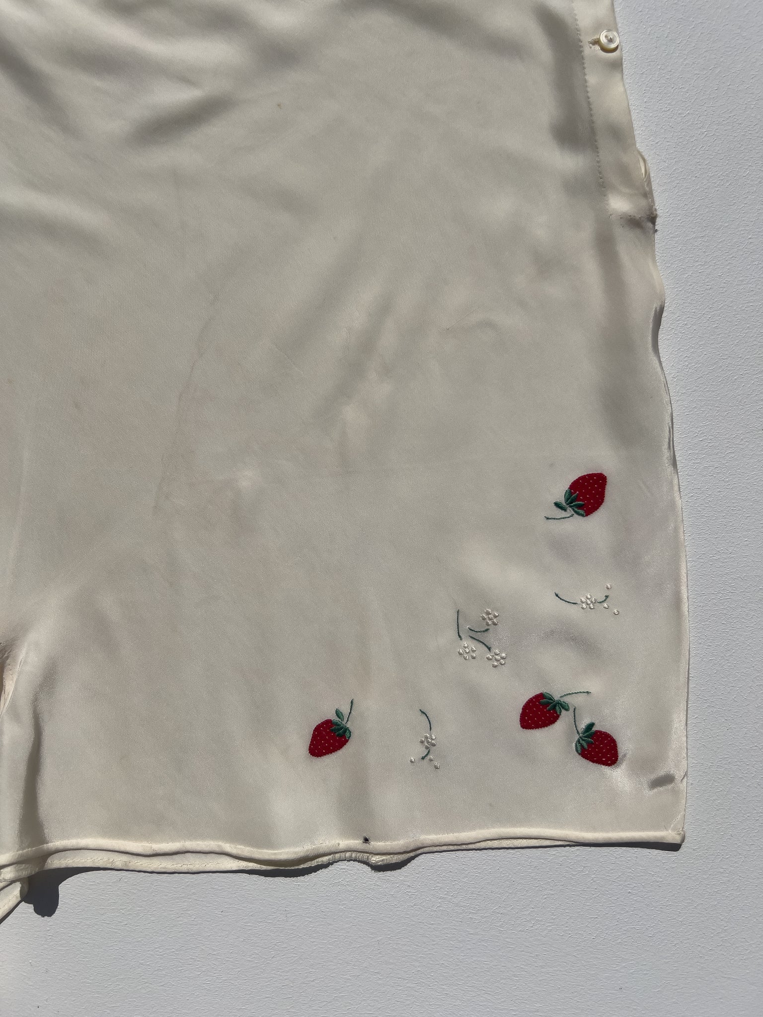 1930s SILK EMBROIDERED STRAWBERRY TAP SHORTS