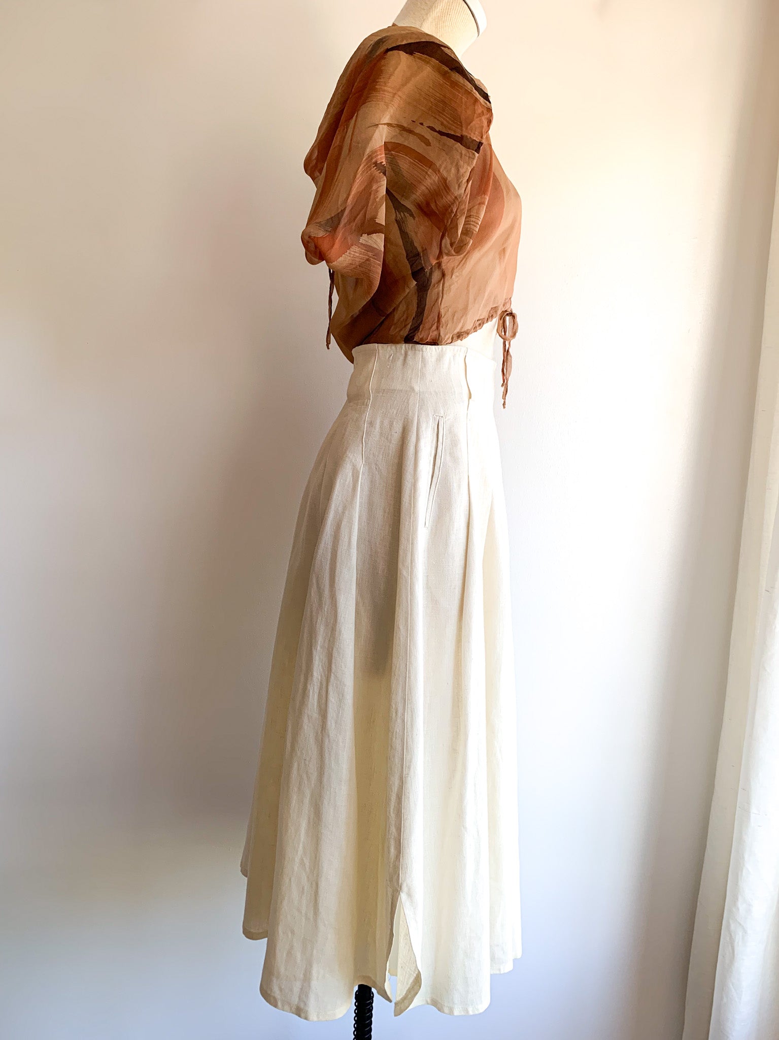 Minimalists Linen Skirt