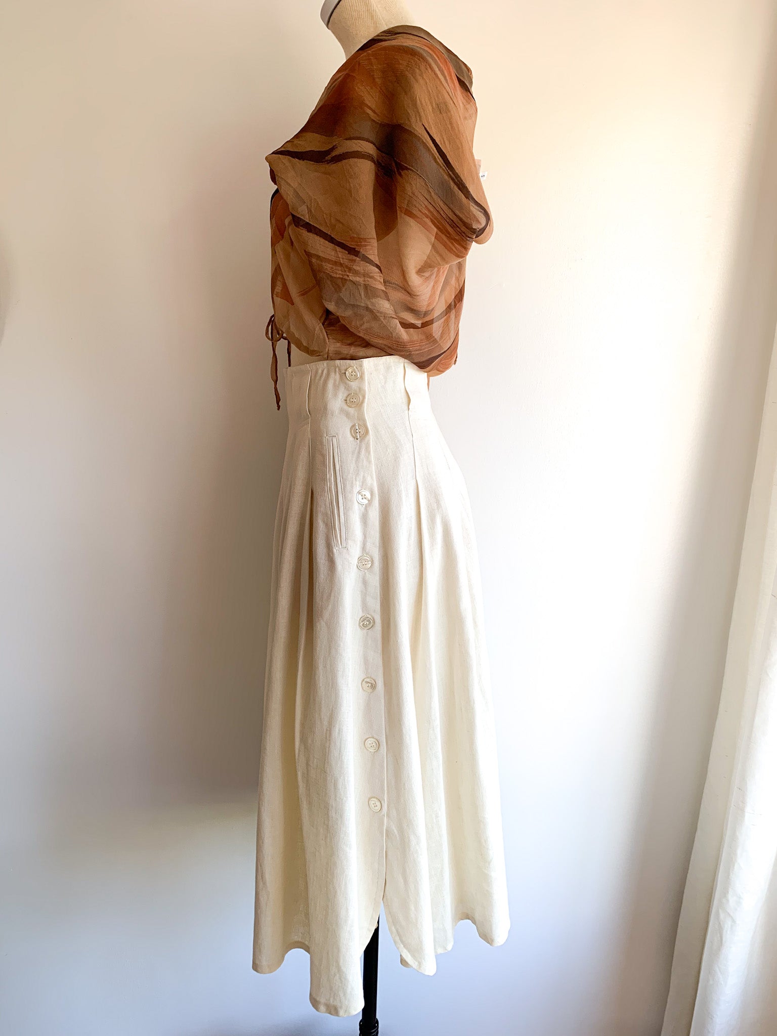 Minimalists Linen Skirt