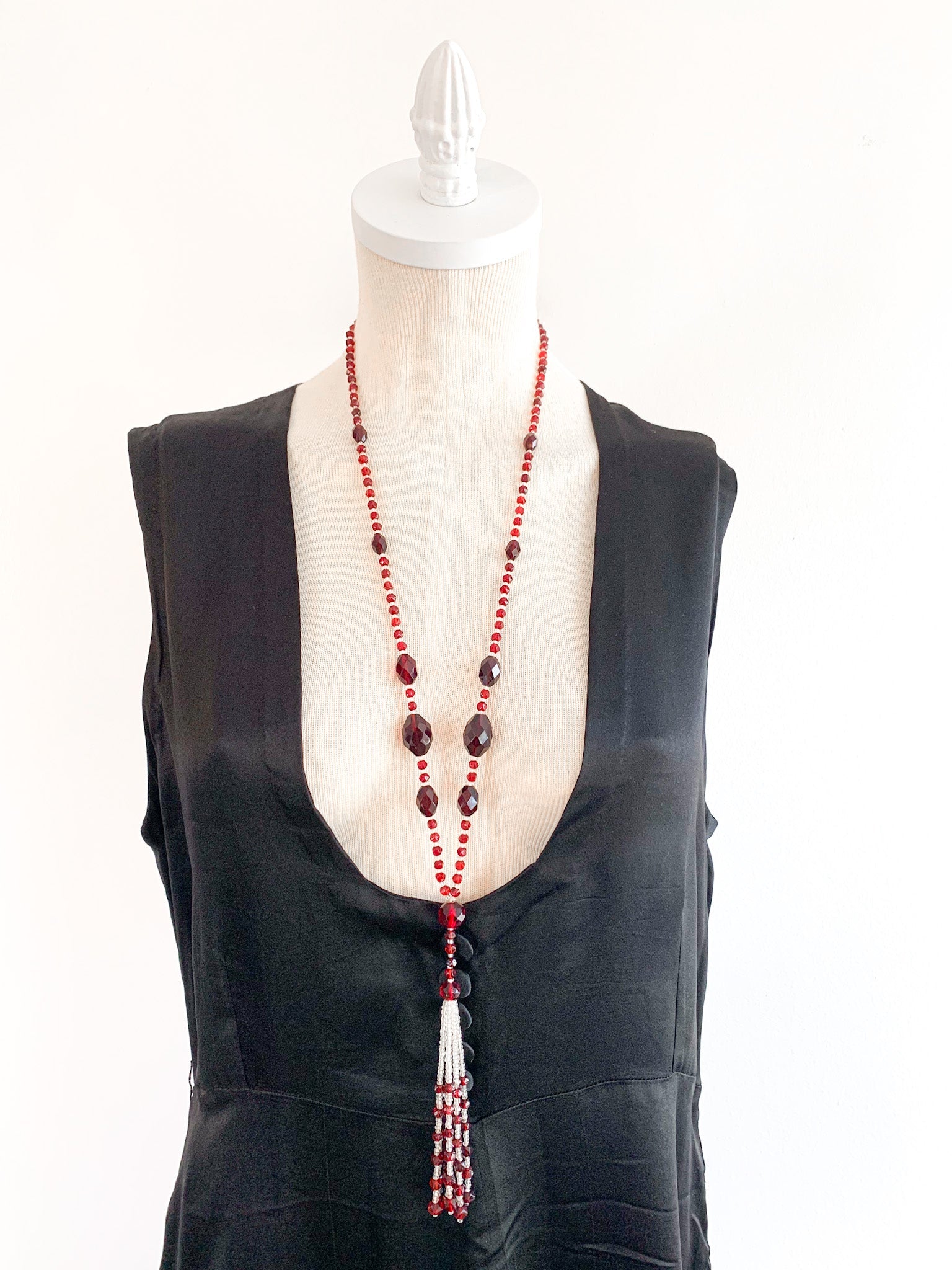 1920's Style Glass Bead Flapper Necklace