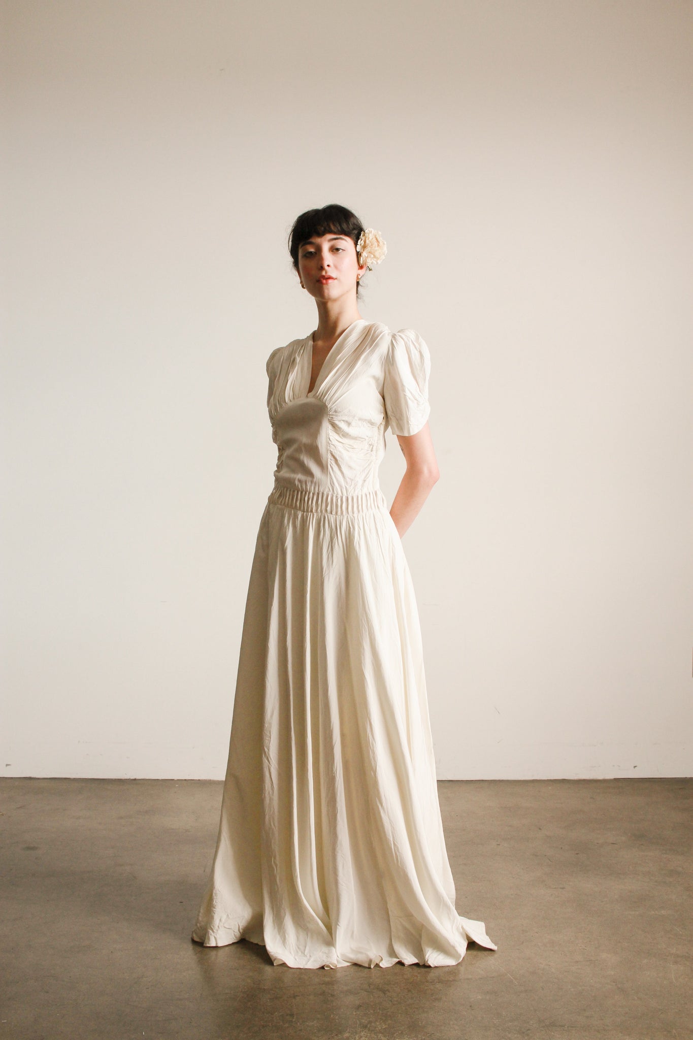 1940s White Taffeta Silk Puff Sleeve Gown