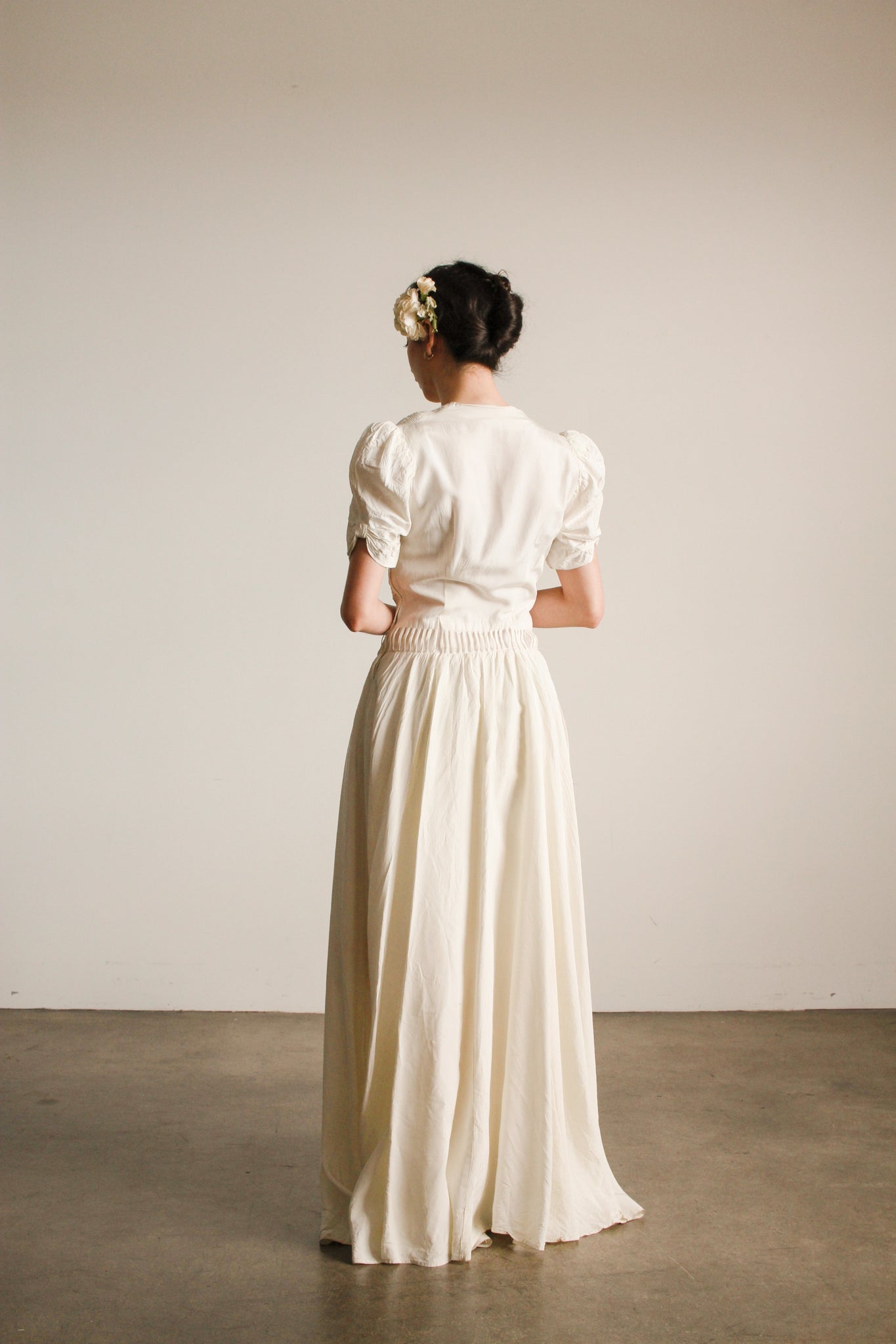 1940s White Taffeta Silk Puff Sleeve Gown