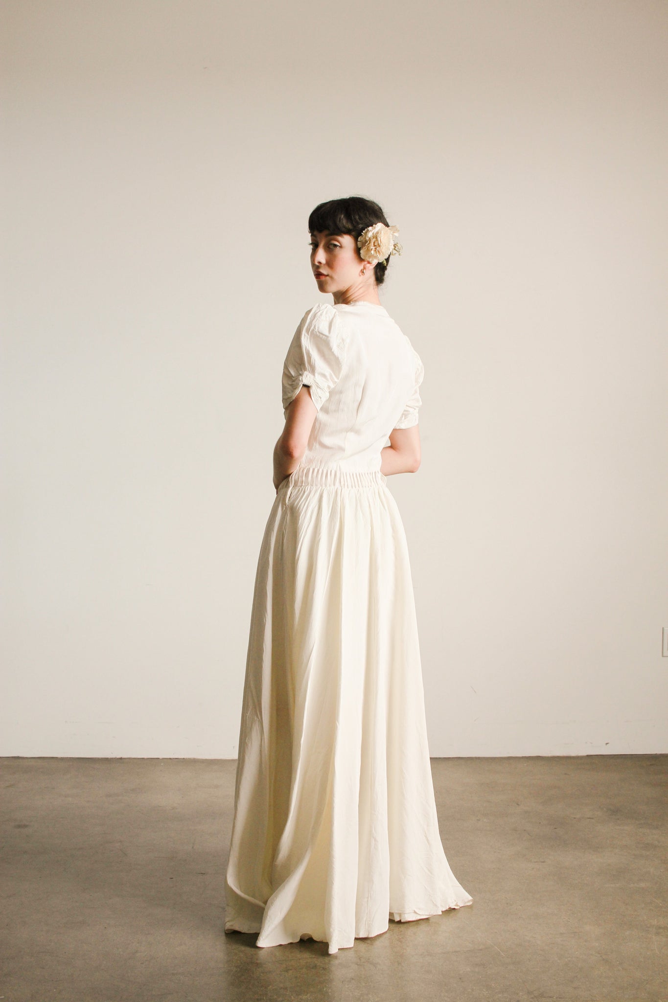 1940s White Taffeta Silk Puff Sleeve Gown