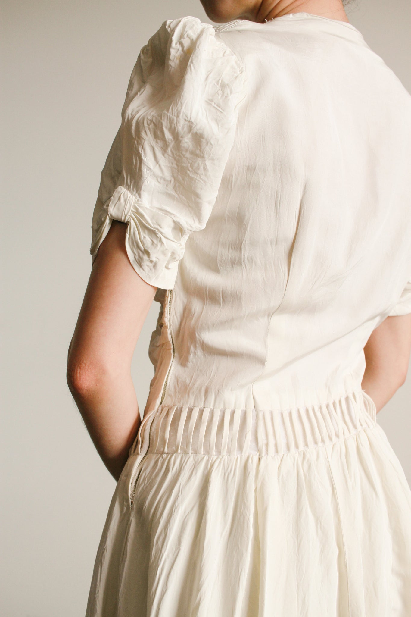 1940s White Taffeta Silk Puff Sleeve Gown