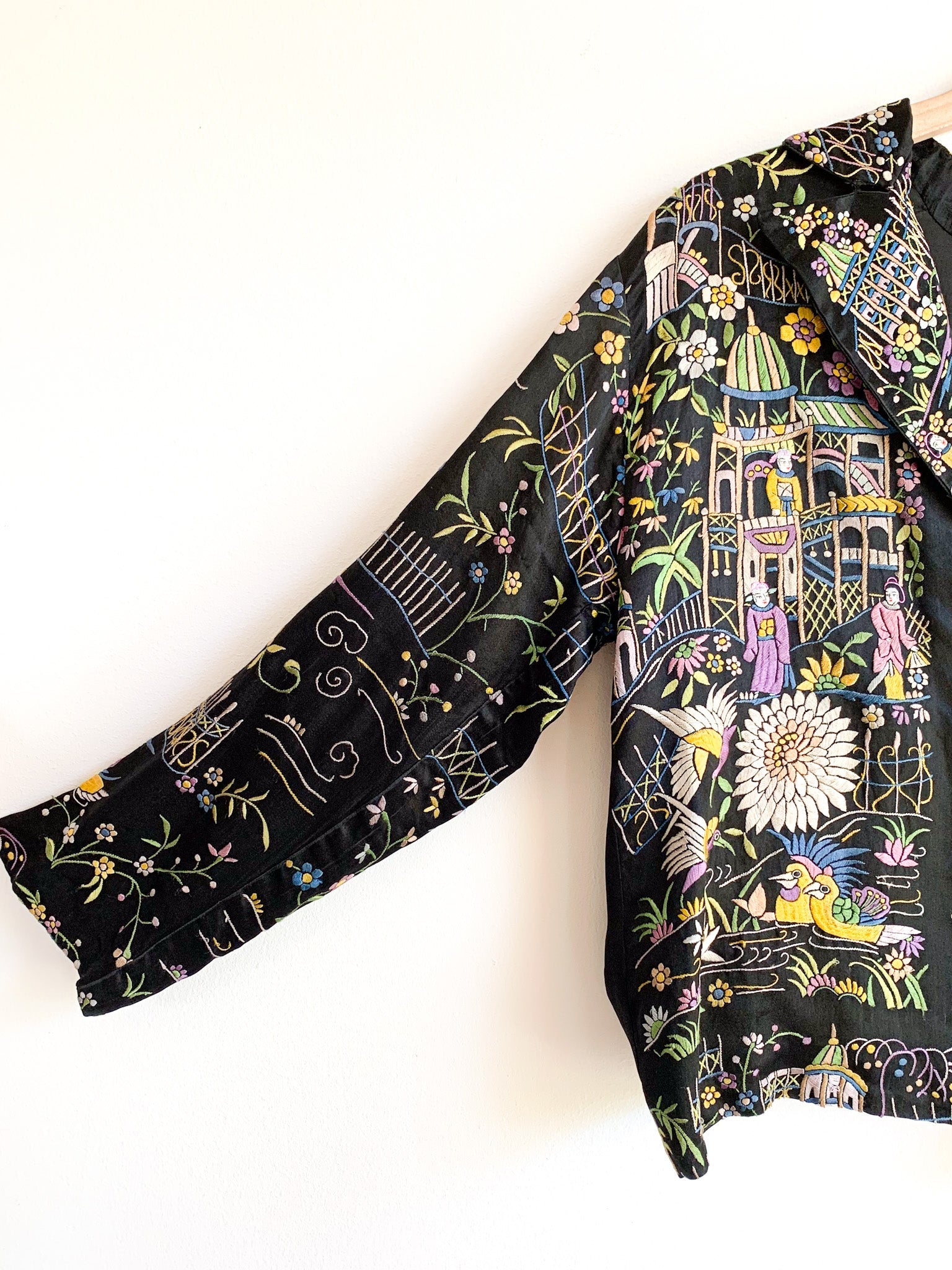 1920's Silk Chinoiserie Embroidered Jacket