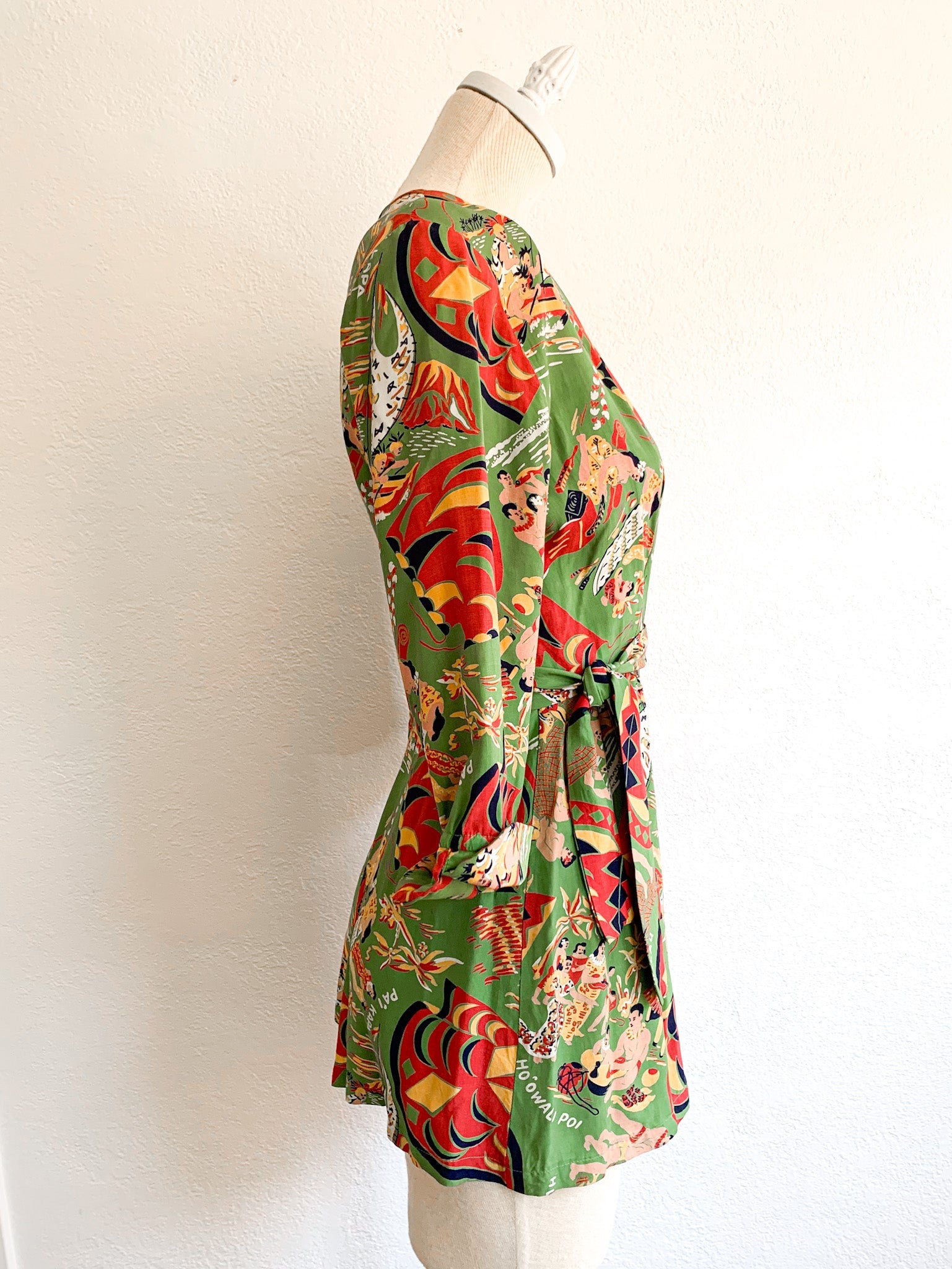 1940’s Watumull's Cold Rayon Hawaiian Dress