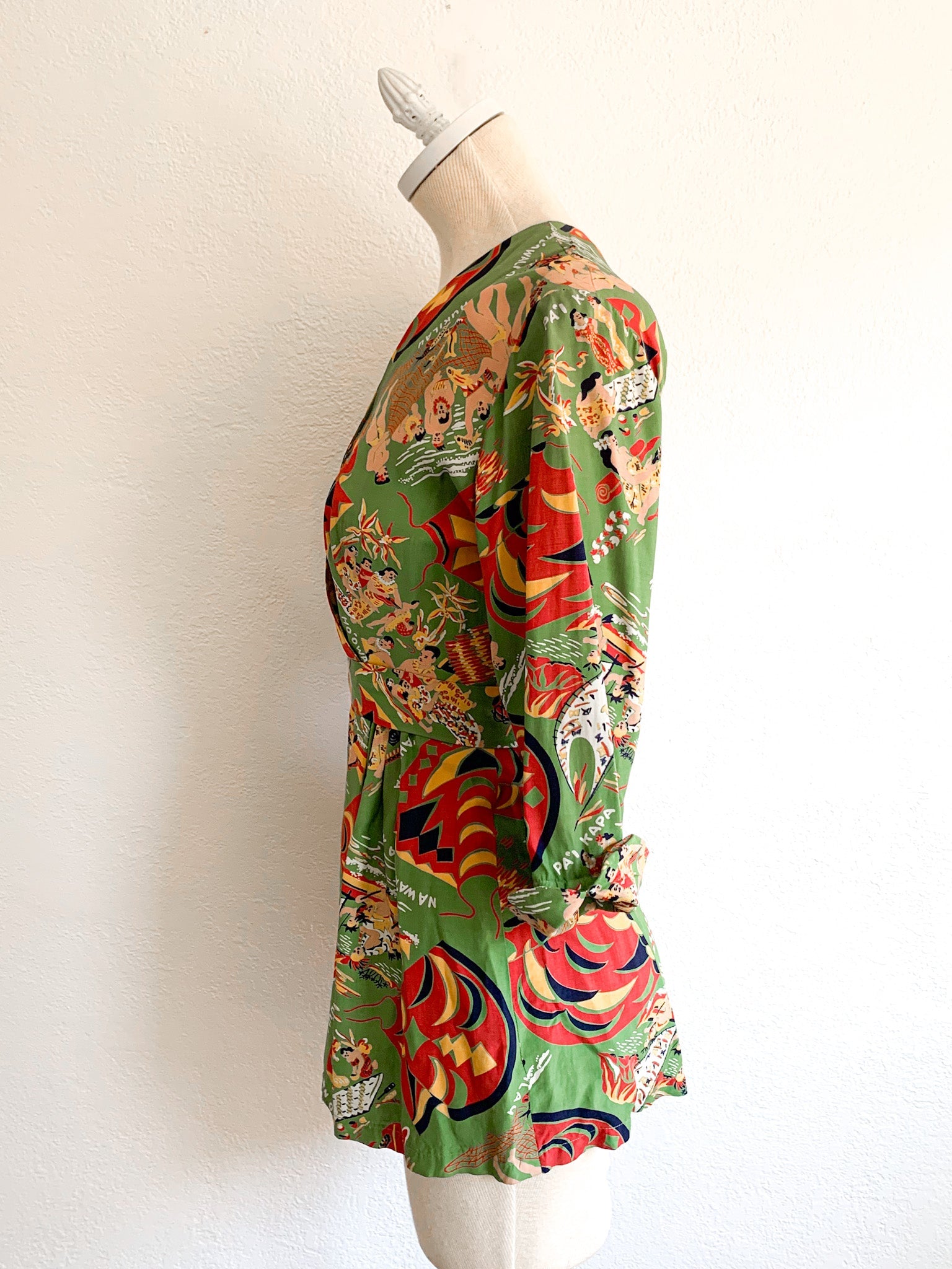 1940’s Watumull's Cold Rayon Hawaiian Dress