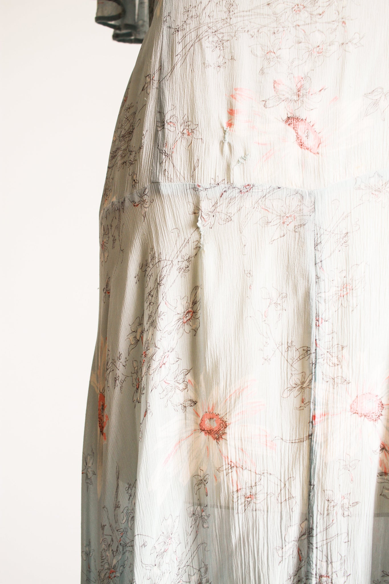 1920s Daisy Print Chiffon Capelet Dress