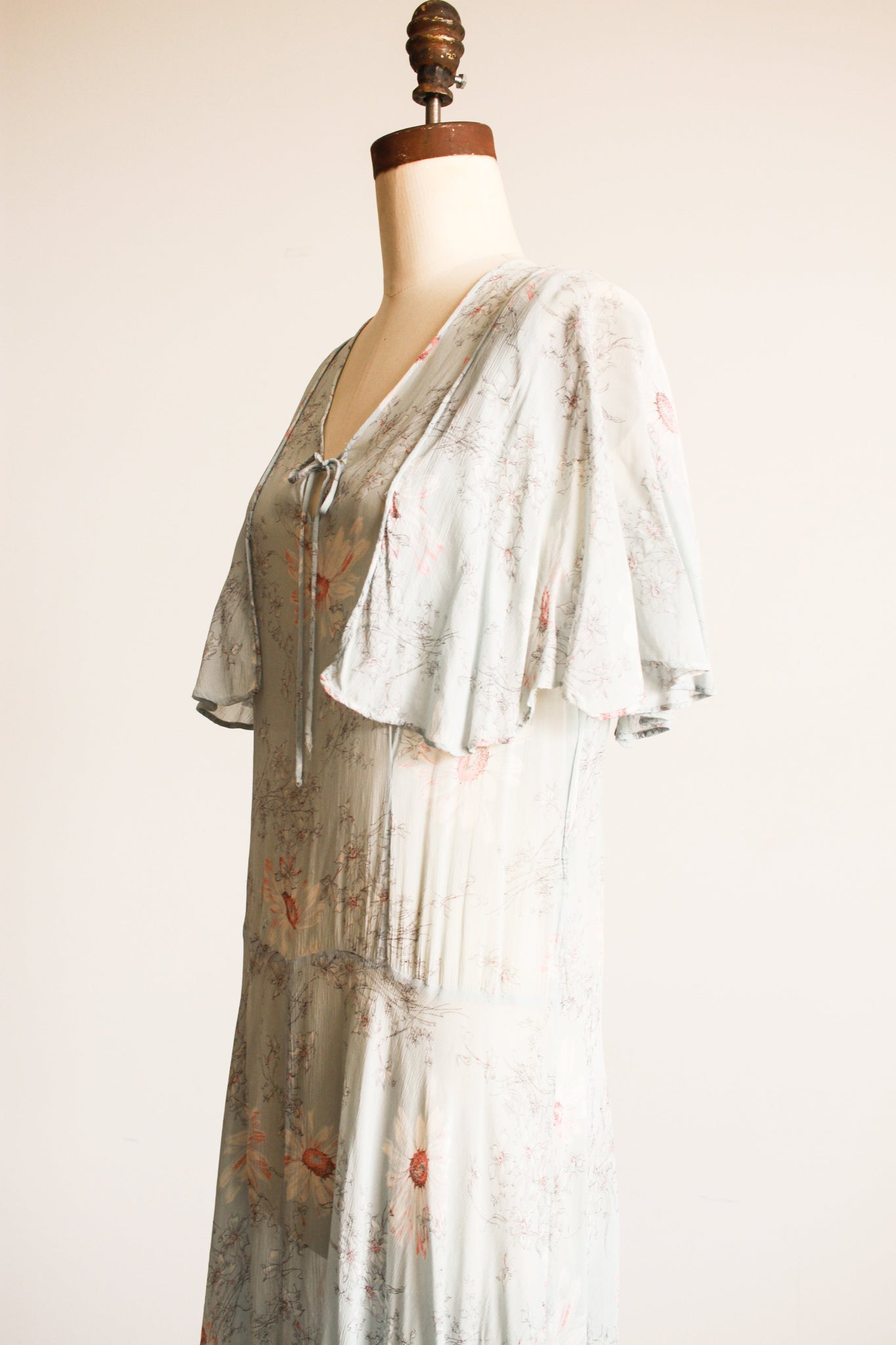 1920s Daisy Print Chiffon Capelet Dress