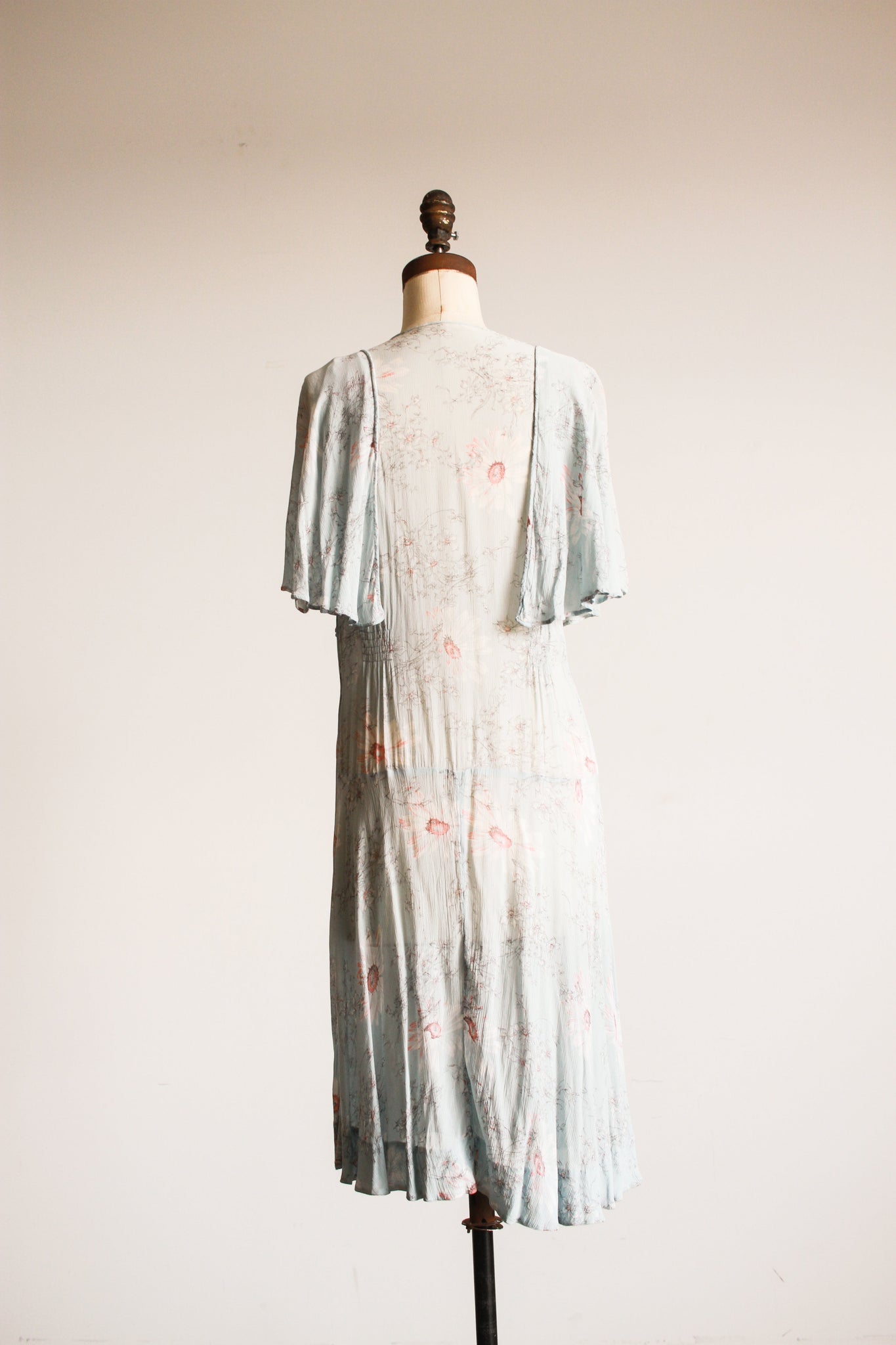 1920s Daisy Print Chiffon Capelet Dress