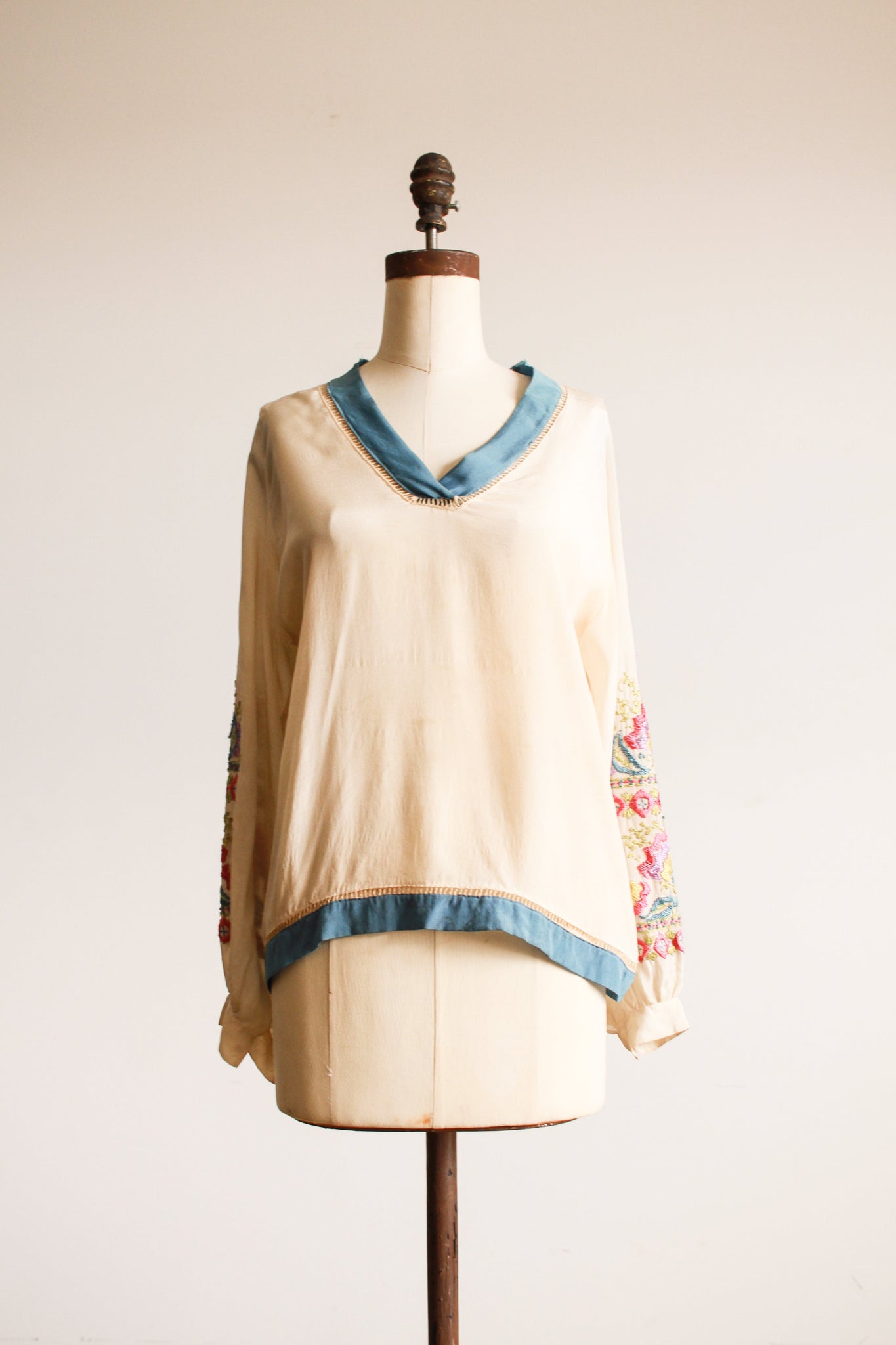 1920s Pongee Silk Embroidered Tunic