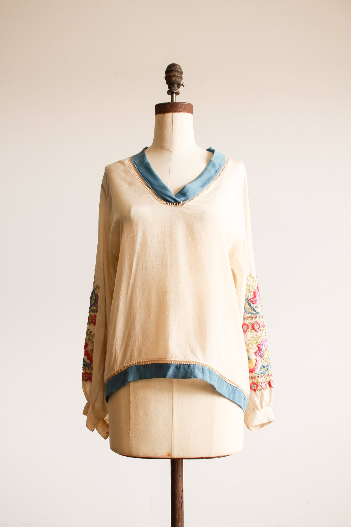 1920s Pongee Silk Embroidered Tunic