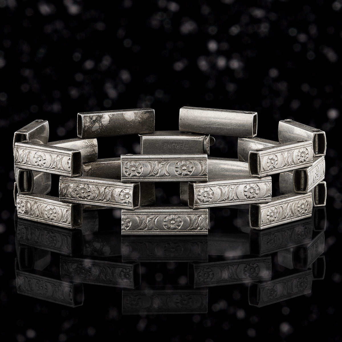 THE VICTORIAN SILVER GATE BRACELET