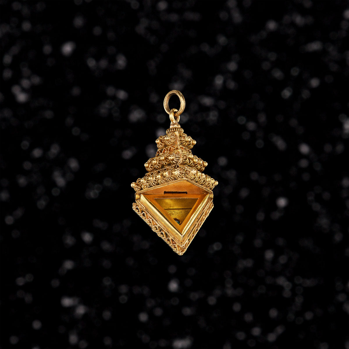 THE PRASAT LOCKET