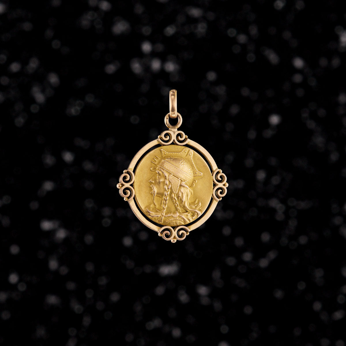 THE VERCINGETROIX SCROLLED PENDANT